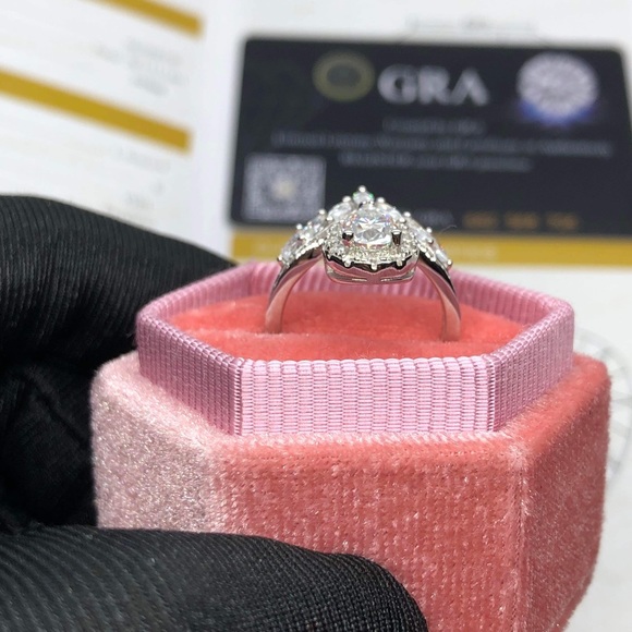 1ct pear shape moissanite ring with Certificate - Picture 6 of 11